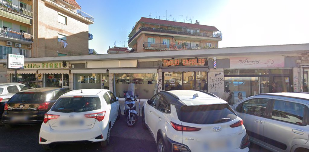 Esterno del negozio Taglio Express
